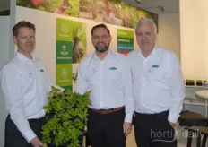 Arjan van der Leest of Jiffy was photographed with colleagues Jürgen Rost and Roelof Drost n the successfully grown young raspberry plants in Preformaplugs.